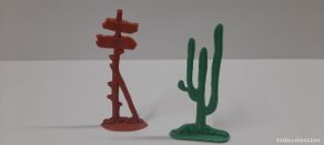 Figuras de goma y PVC: CARTEL Y CACTUS PARA DECORADO DEL OESTE / OTROS . REALIZADOS POR JECSAN . ORIGINAL AÑOS 70